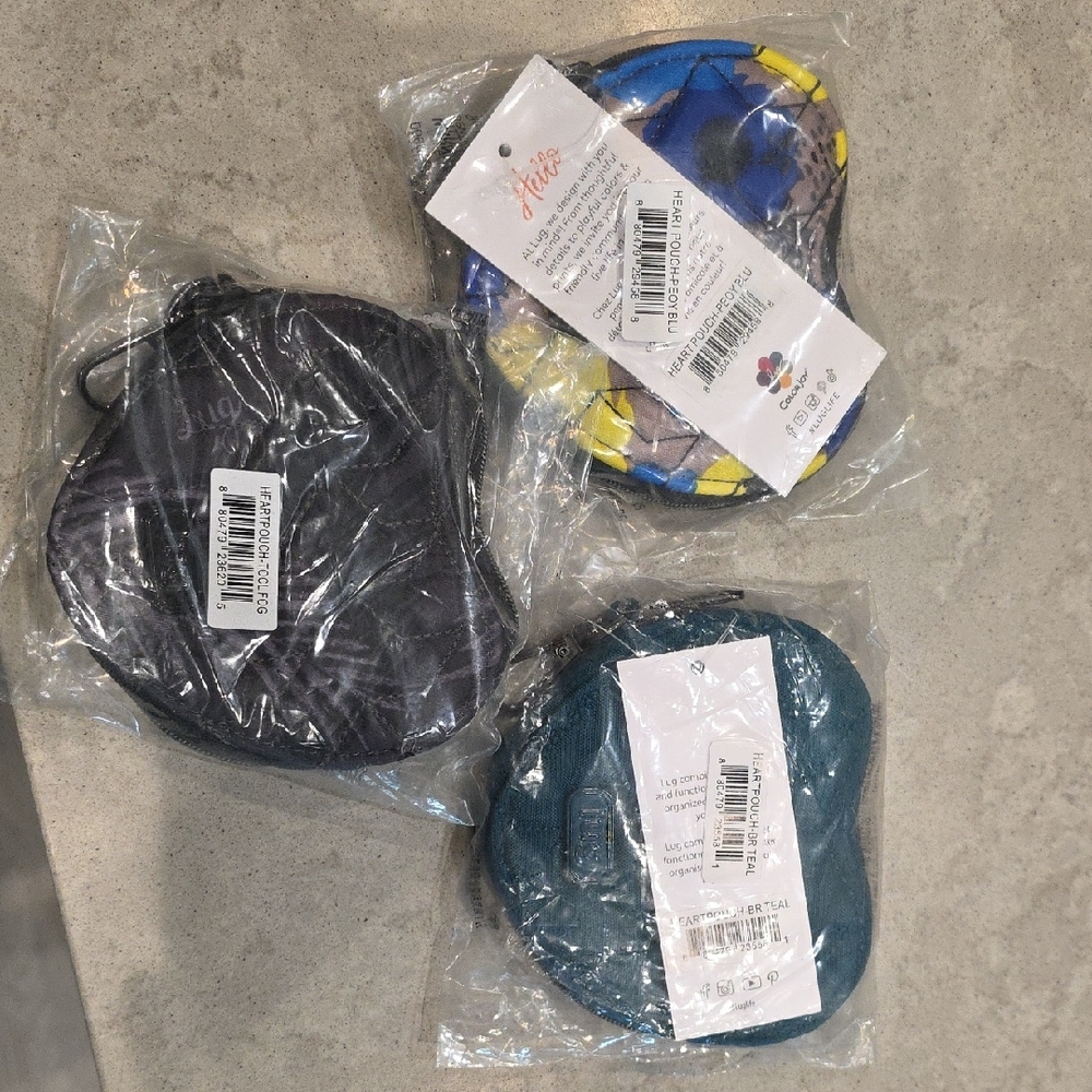 Lug Lot Of 3 Heart Pouches